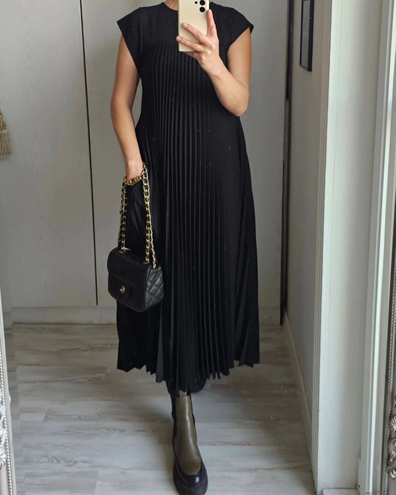 Linda | Stylish Flowing Pleated  Dress