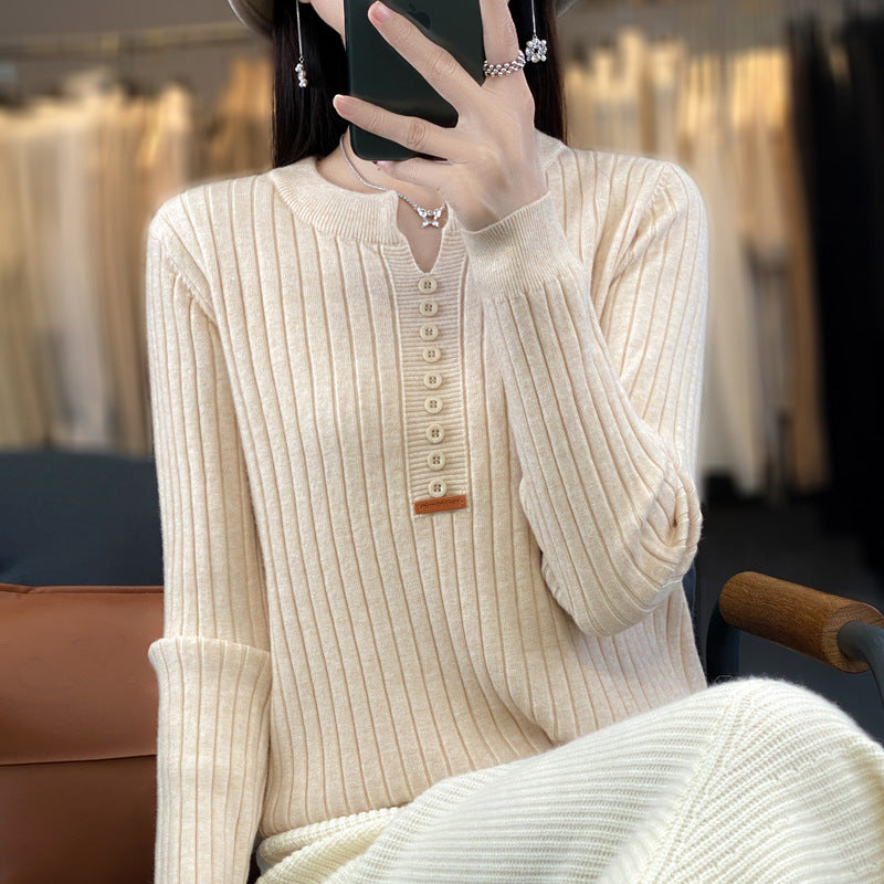 Rene™ | Knitted pullover with V-neck